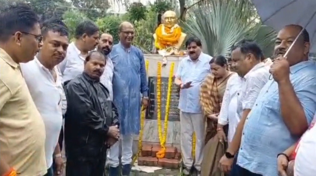 डॉ. श्यामा प्रसाद मुखर्जी की 125वीं जयंती पर भाजपा ने दी श्रद्धांजलि, विधायक राज सिन्हा ने बताया राष्ट्र निर्माण का प्रेरणास्रोत