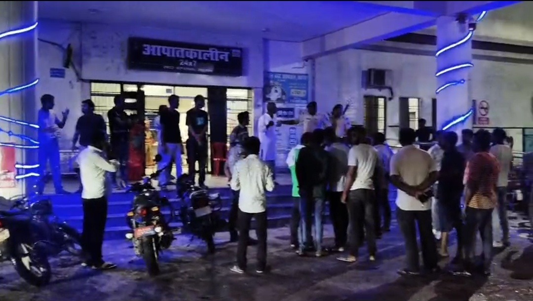 सहरसा सदर अस्पताल में इलाज में देरी को लेकर हंगामा, स्वास्थ्यकर्मियों और परिजनों के बीच मारपीट, जांच में जुटी पुलिस