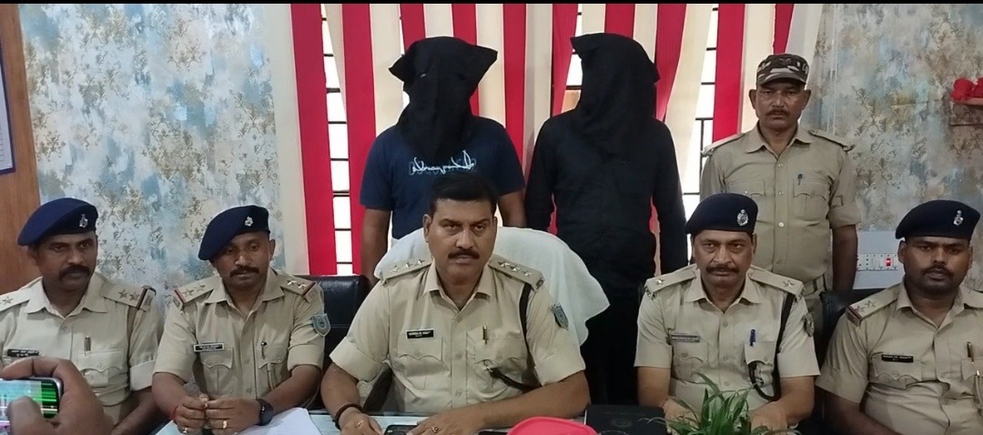 36 घंटे में लूटकांड का खुलासा, महिला से ₹50 हजार छीनने वाले दो आरोपी गिरफ्तार