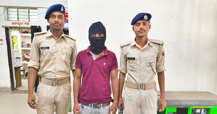 कटिहार में बड़ी कार्रवाई: पाकिस्तानी आतंकी नेटवर्क से कथित संबंध के आरोप में युवक गिरफ्तार, कई एजेंसियों की संयुक्त छापेमारी