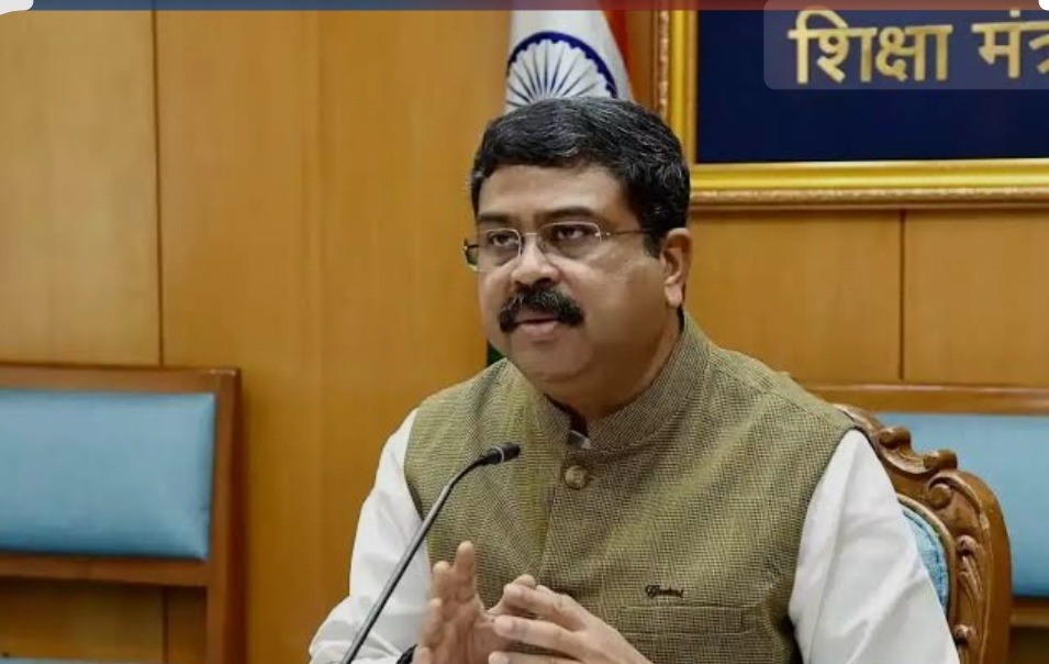 इस्तीफे के बाद छलका धर्मेंद्र प्रधान का दर्द, बोले- जिम्मेदार पदों पर बैठे लोगों ने छात्रों को गुमराह किया