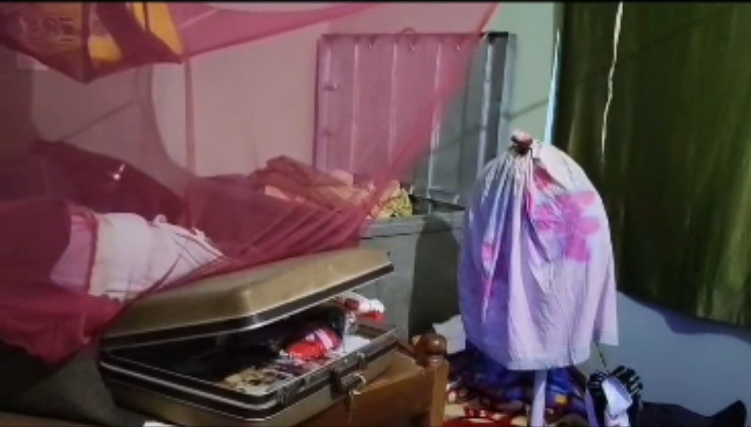 सहरसा में सूने घर में लाखों की चोरी: छत तोड़कर घुसे चोर, CCTV कैमरा और DVR भी ले गए
