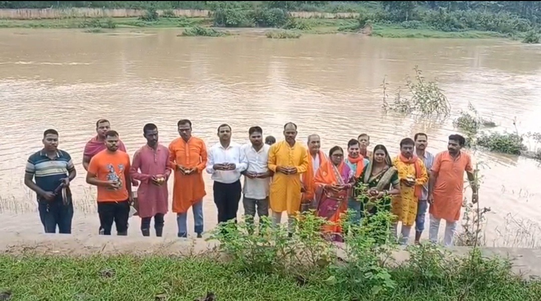 केतुंगा धाम में दिव्य महाआरती और सामूहिक जलाभिषेक के साथ श्रावणी मेले का भव्य शुभारंभ, भक्तिमय माहौल में गूंजा ‘हर-हर महादेव’