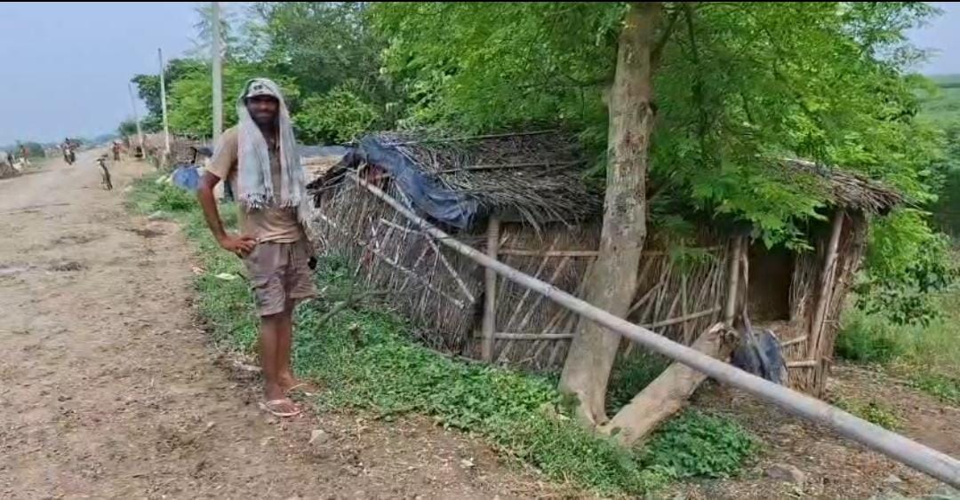 इस्माइलपुर बिंटोली तटबंध पर अवैध कब्जे से बढ़ा खतरा, बाढ़ सुरक्षा पर मंडराया संकट