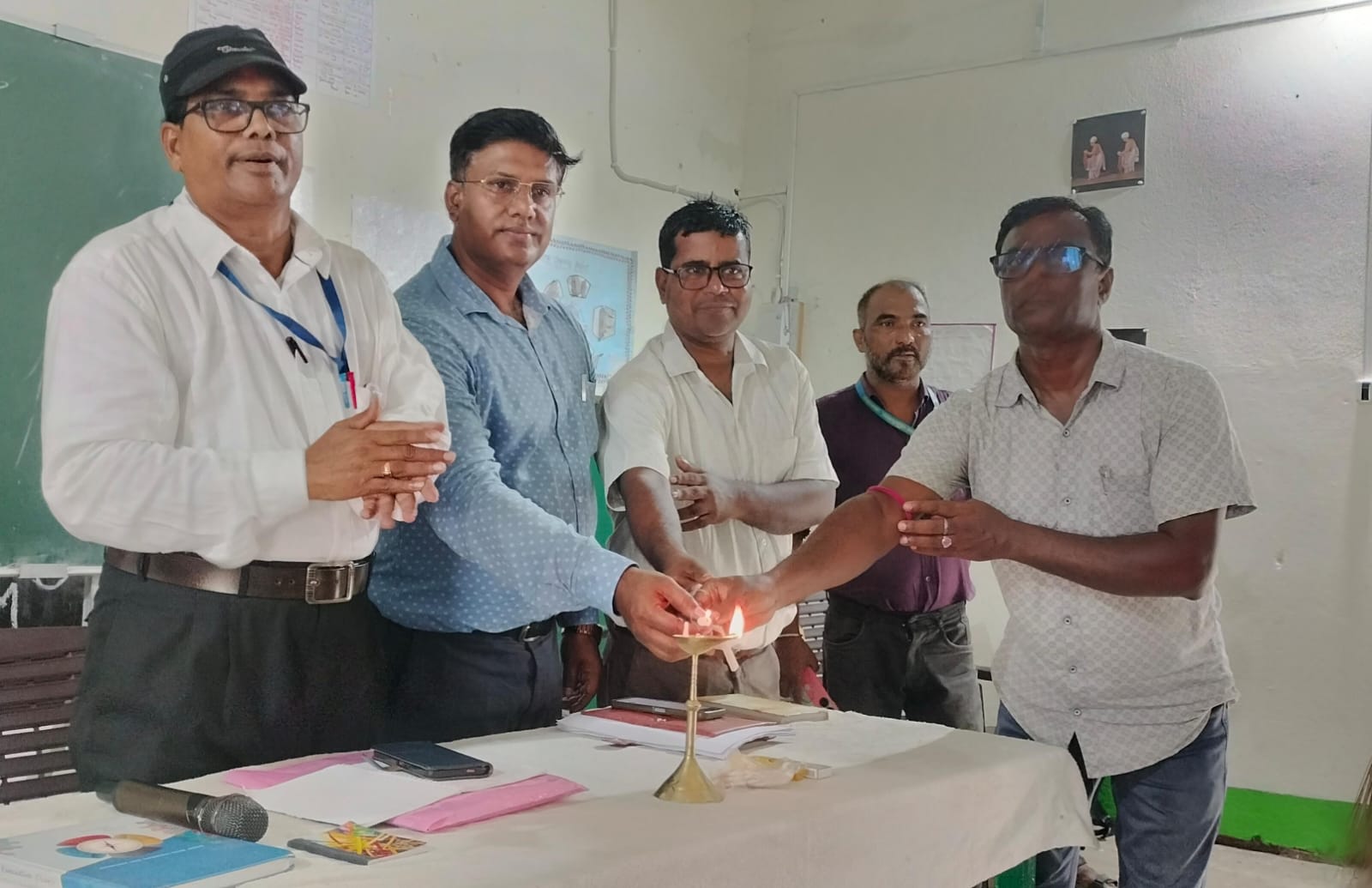 नाला की मासिक गुरु गोष्ठी में नवाचार आधारित शिक्षण पर जोर, शिक्षा योजनाओं के प्रभावी क्रियान्वयन के दिए गए निर्देश