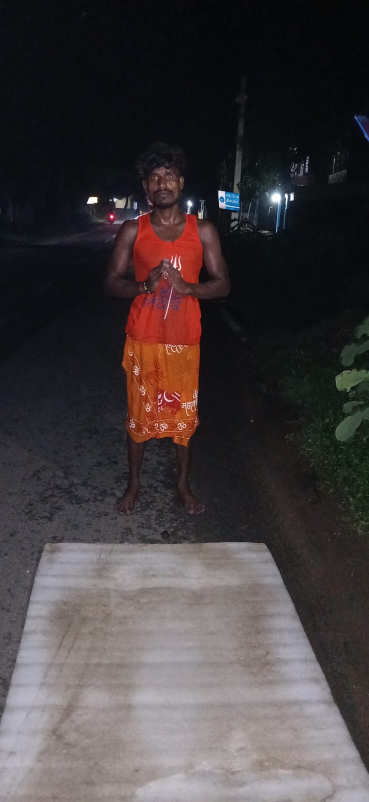 शांति की कामना लेकर दंडवत यात्रा पर निकले दलाबड़ के प्रसेनजीत, जगह-जगह हुआ भव्य स्वागत