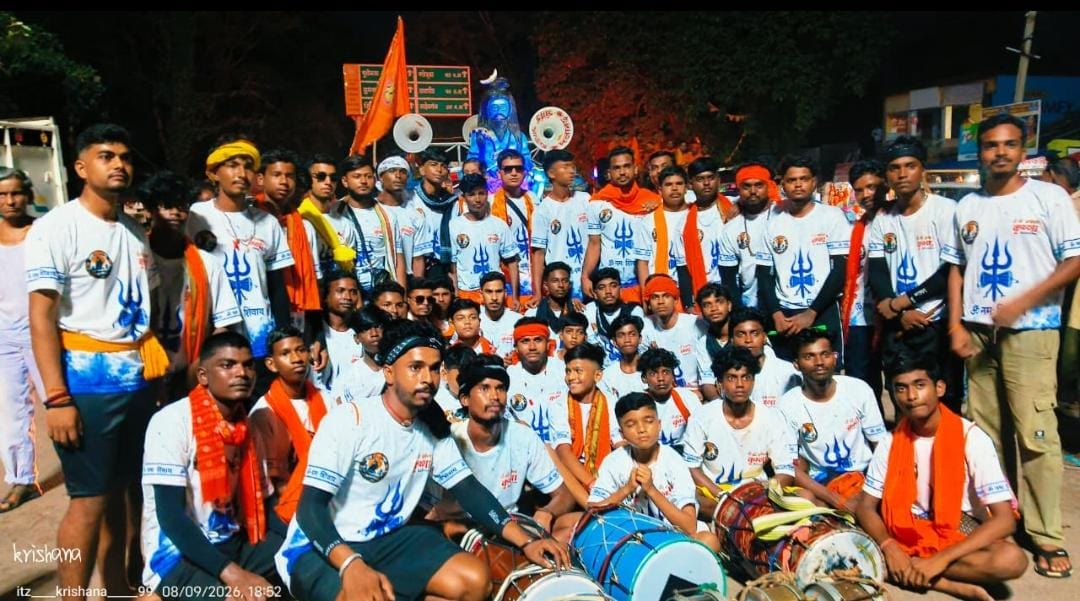भक्ति और आस्था का अद्भुत संगम: एक महीने की मेहनत से दलाबड़ के युवाओं ने बनाई महाकाल की विशाल प्रतिमा, सोमवार को होगा जलार्पण