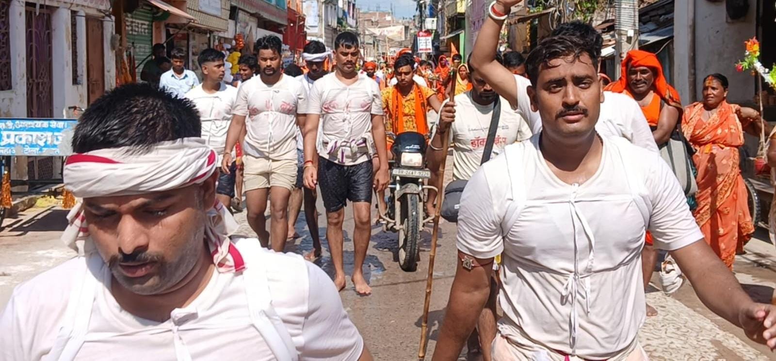 दूसरी सोमवारी से पहले सुल्तानगंज में उमड़ा डाक कांवरियों का सैलाब, एक लाख से अधिक श्रद्धालु बैद्यनाथ धाम रवाना