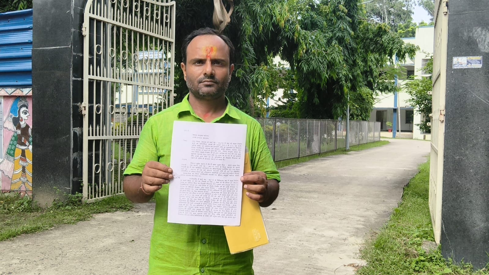 सड़क निर्माण में अनियमितता का आरोप, शिकायतकर्ता ने निष्पक्ष जांच और काम रोकने की मांग की