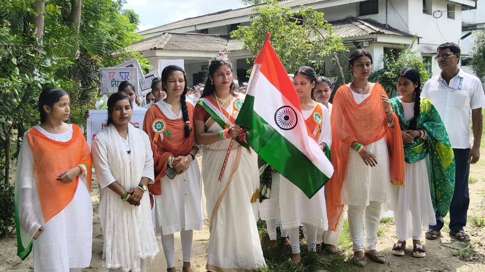 सहरसा में हर घर तिरंगा अभियान के तहत निकली भव्य तिरंगा यात्रा, GNM कॉलेज के 80 छात्र-छात्राओं ने लिया हिस्सा