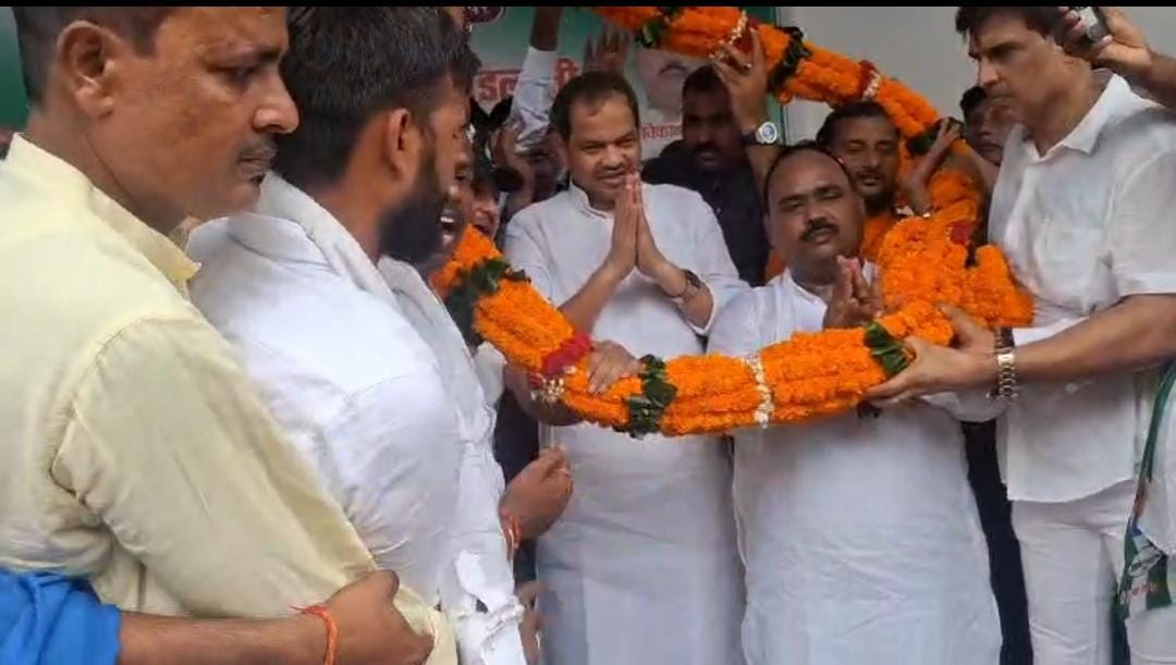 विकसित भागलपुर’ संकल्प के साथ पहुंचे ऊर्जा मंत्री शैलेश कुमार उर्फ बुलो मंडल, कार्यकर्ताओं ने किया भव्य स्वागत