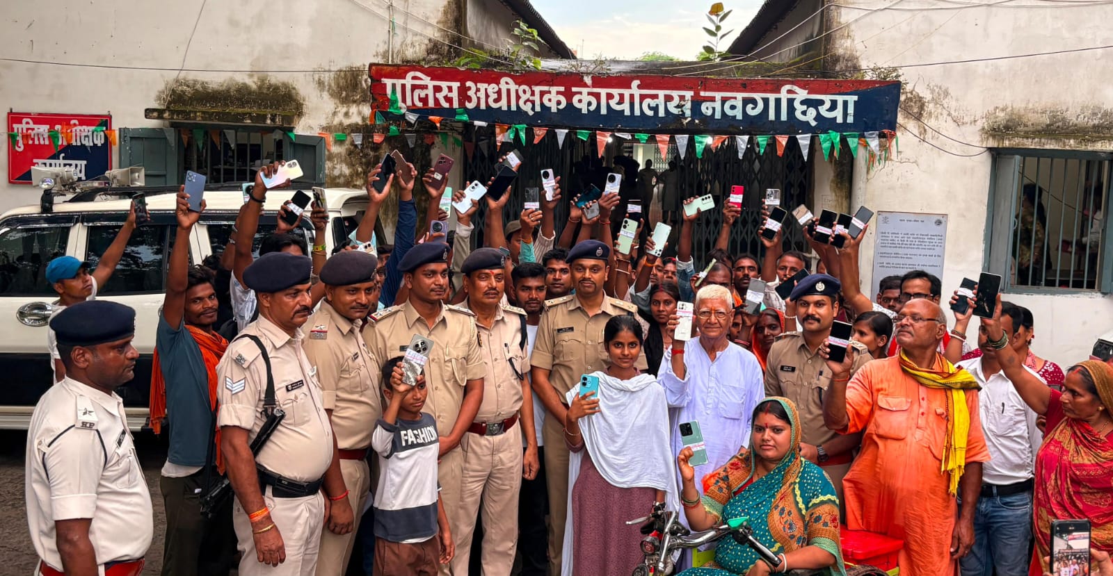ऑपरेशन मुस्कान की बड़ी कामयाबी, 20 लाख के 101 मोबाइल बरामद; असली मालिकों को लौटाए