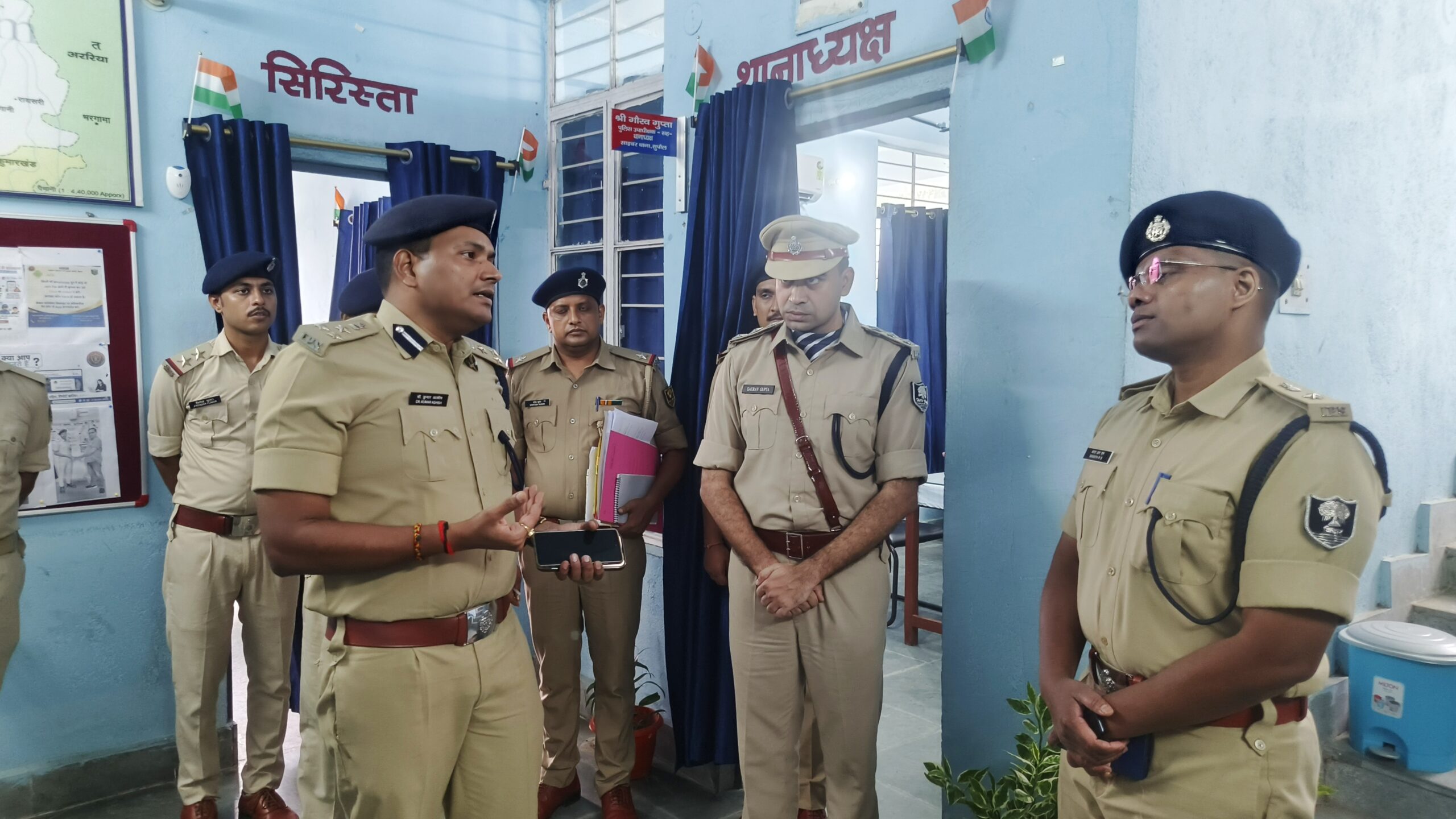 साइबर थाना सुपौल का डीआईजी ने किया निरीक्षण, लंबित कांडों के त्वरित निष्पादन का दिया निर्देश