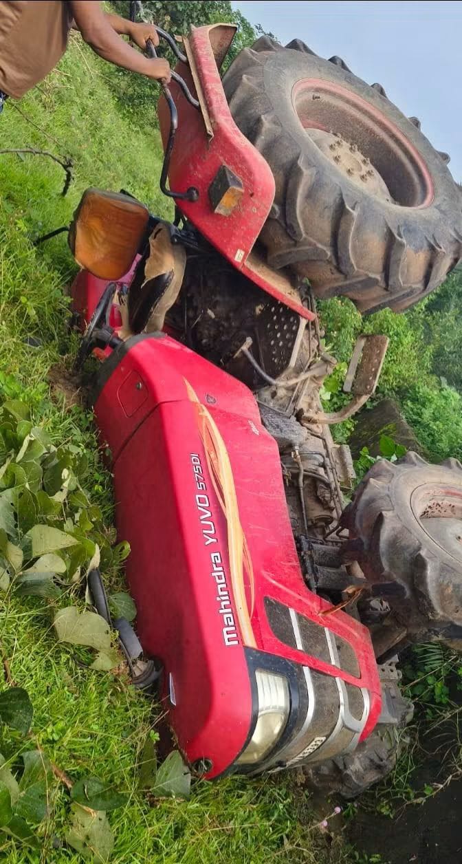 कास्ता-अफजलपुर मार्ग पर ट्रैक्टर पलटा, इलाज के दौरान चालक शेख अकबर की मौत, इलाके में शोक