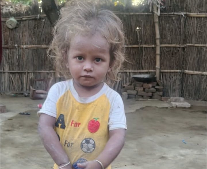 स्कूल से लौट रही साढ़े तीन साल की बच्ची की पानी भरे गड्ढे में डूबने से मौत, परिवार में मचा कोहराम