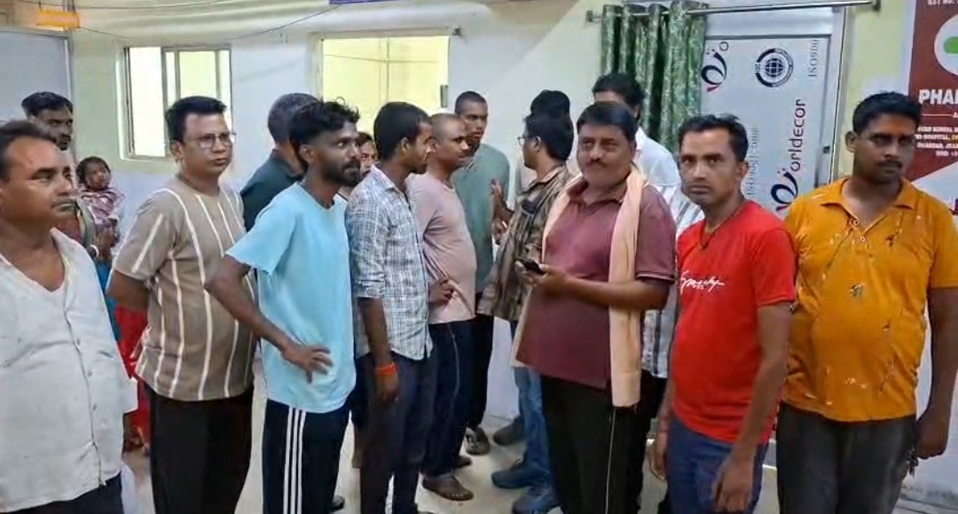 धनबाद में आकाशीय बिजली का कहर: बीसीसीएल कॉलोनी में युवक की मौत, महिला गंभीर; इलाके में पसरा मातम