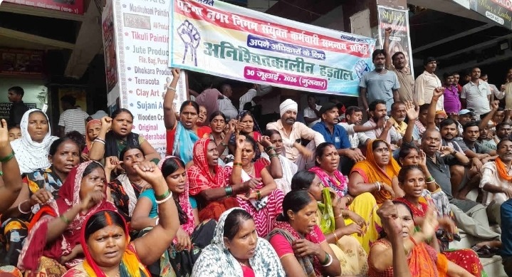 पटना में सफाई व्यवस्था ठप: 8वें दिन भी जारी हड़ताल, 900 टन कचरा जमा; तीन मांगों पर बनी सहमति