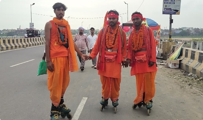 भक्ति का अनोखा सफर: स्केटिंग करते हुए 400 किमी दूर बाबा वैद्यनाथ धाम जा रहे गया के तीन दोस्त