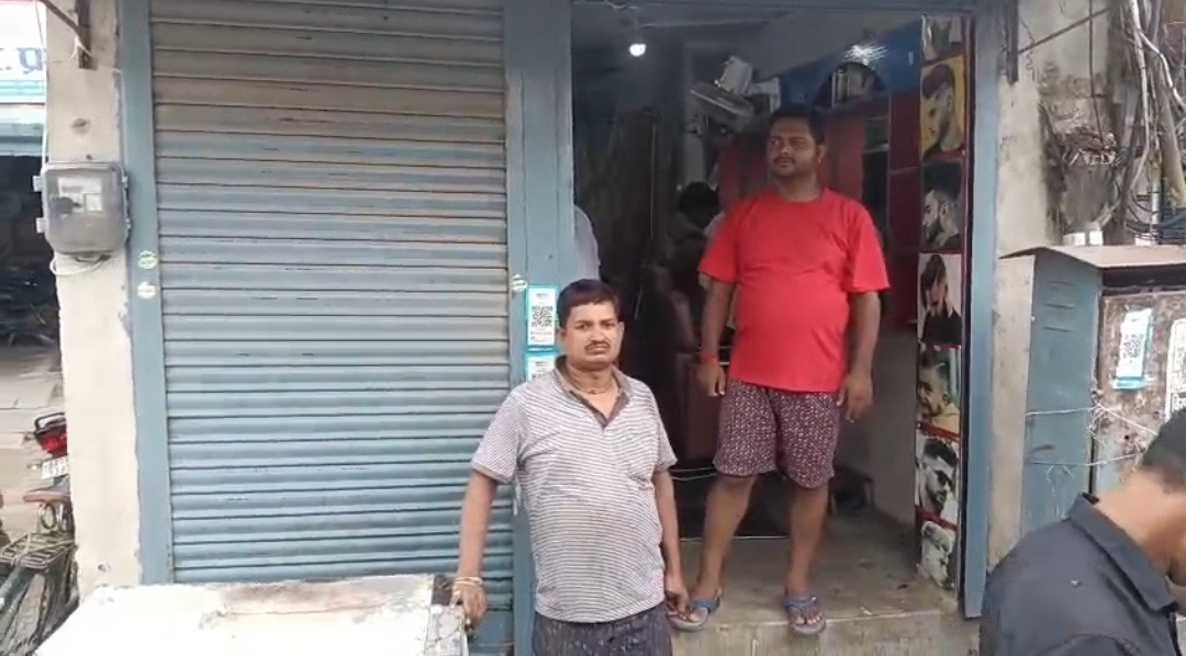 सहरसा में पान दुकान की छत उखाड़कर डेढ़ लाख की चोरी, नकद समेत सामान लेकर फरार हुए चोर