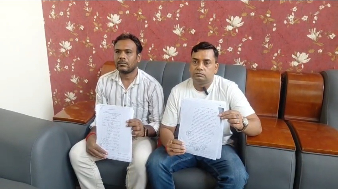 धनबाद के वार्ड 11 के पार्षद बदरी रविदास पर बढ़ा विवाद, पूर्व प्रत्याशी ने सदस्यता रद्द करने की उठाई मांग