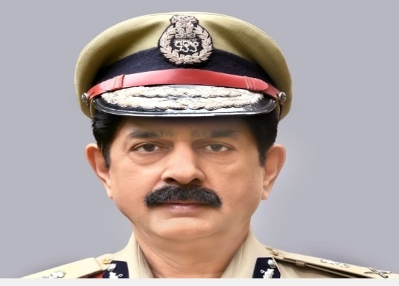 वर्दी से सुरों तक पहुंचे पूर्व DGP आलोक राज, अब भजनों से फैला रहे सकारात्मक ऊर्जा
