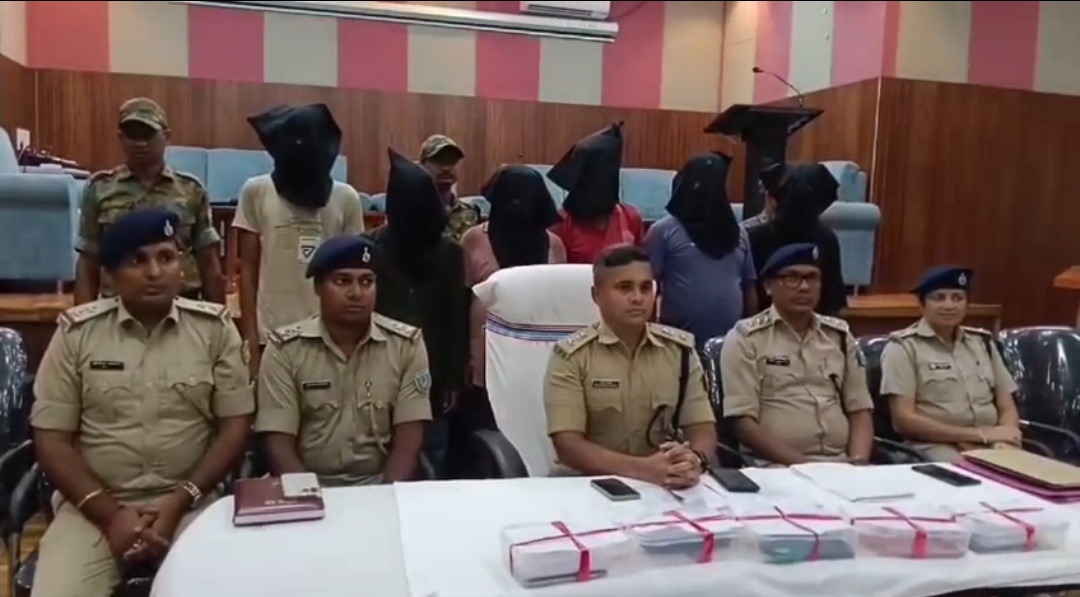 फर्जी सिम और म्यूल बैंक खातों से देशभर में साइबर ठगी, धनबाद पुलिस ने गिरोह के 6 सदस्यों को दबोचा