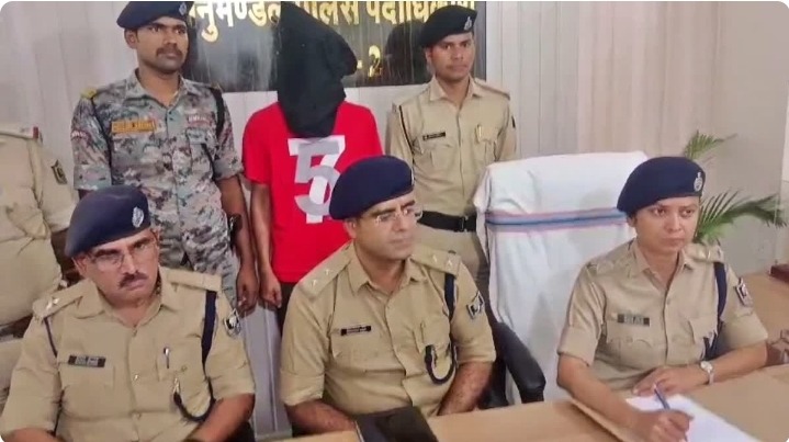 मुजफ्फरपुर में ATM फ्रॉड गिरोह का खुलासा, 69 ATM कार्ड के साथ आरोपी गिरफ्तार