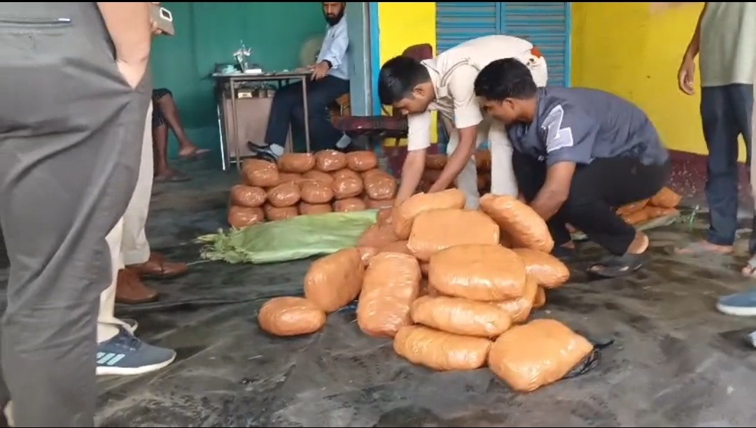 इनोवा कार से भारी मात्रा में गांजा बरामद, कोलेबिरा पुलिस की कार्रवाई से मचा हड़कंप