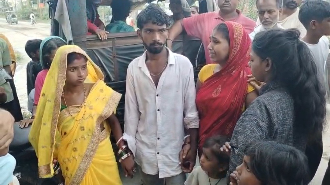 पति के सामने आमने-सामने हुईं दो महिलाएं, एक ने कहा ‘मेरे साथ चलो’, दूसरी बोली ‘मेरा हक है’