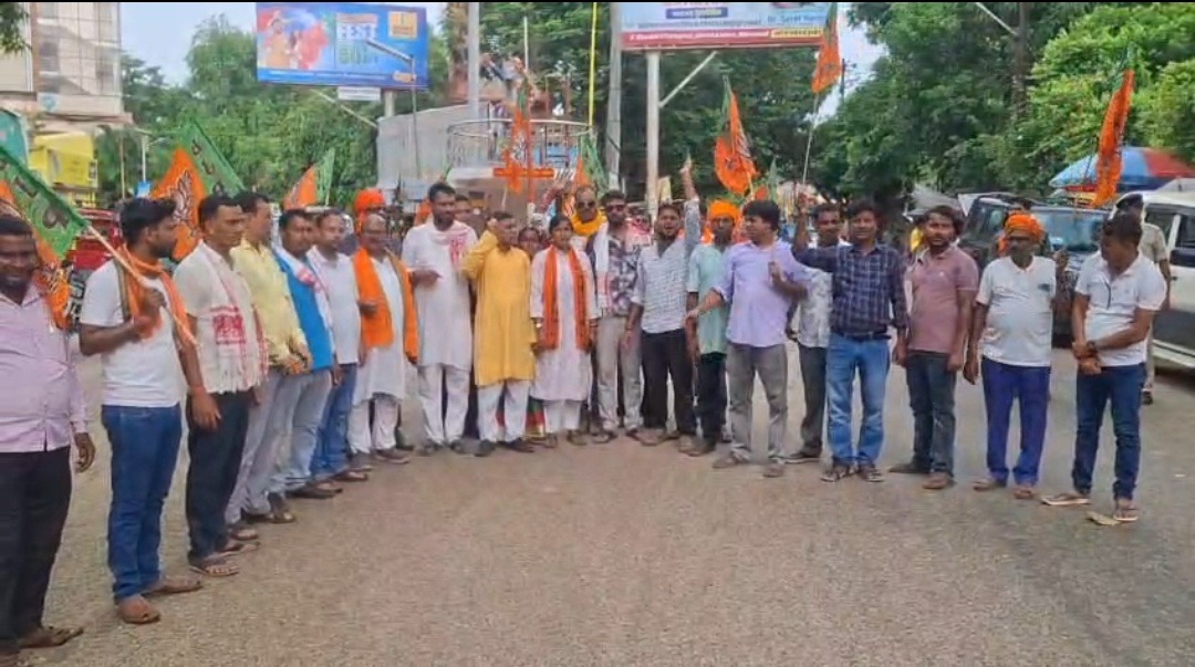 छात्रों पर लाठीचार्ज के विरोध में जामताड़ा बंद, बाजारों में पसरा सन्नाटा; भाजपा ने सरकार पर लगाए गंभीर आरोप