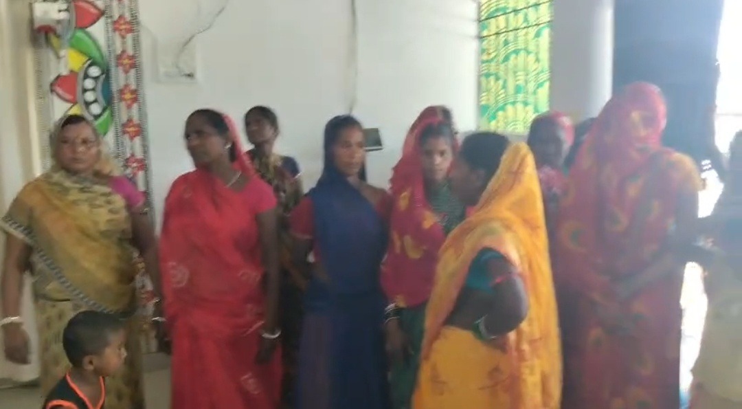 सहरसा नगर निगम के सफाई कर्मियों की हड़ताल खत्म, वार्ता के बाद मांगें पूरी करने का आश्वासन