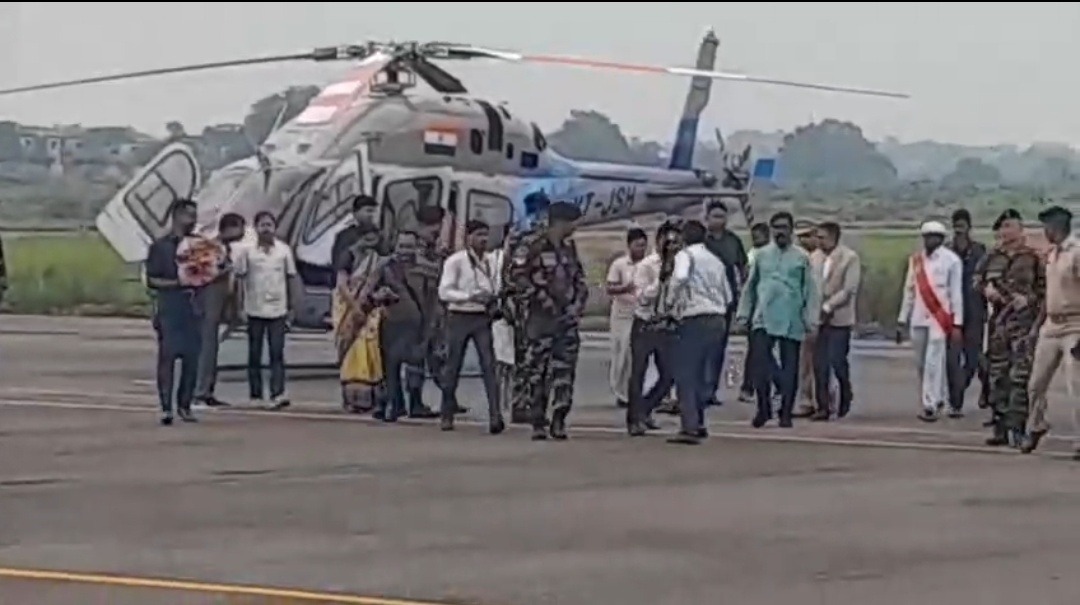 बोकारो पहुंचे मुख्यमंत्री हेमंत सोरेन, दांतों के इलाज के लिए दंता क्लिनिक पहुंचे
