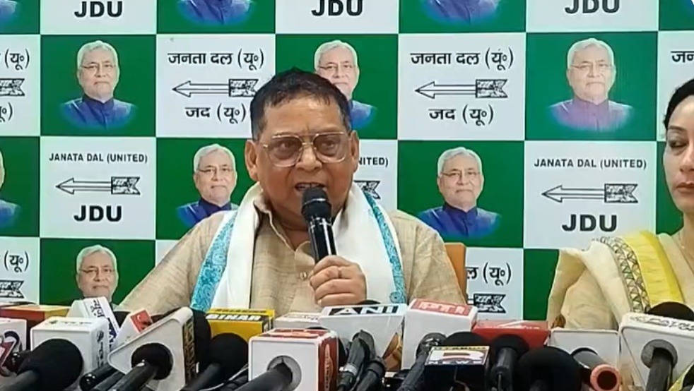 बिहार में शराबबंदी पर सियासी संग्राम, NCAER को जेडीयू का लीगल नोटिस देने का ऐलान
