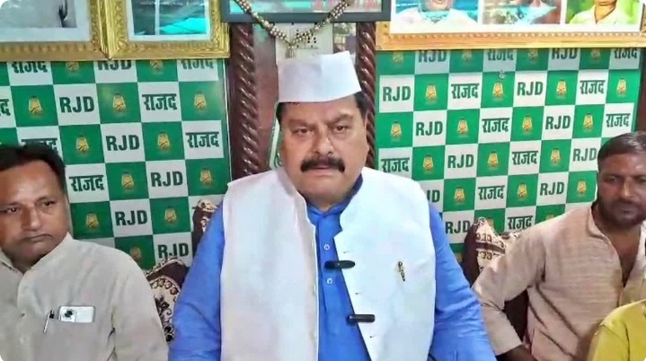 स्वतंत्रता दिवस पर सुरेंद्र यादव का सरकार पर हमला, बोले- आज लोगों में डर का माहौल