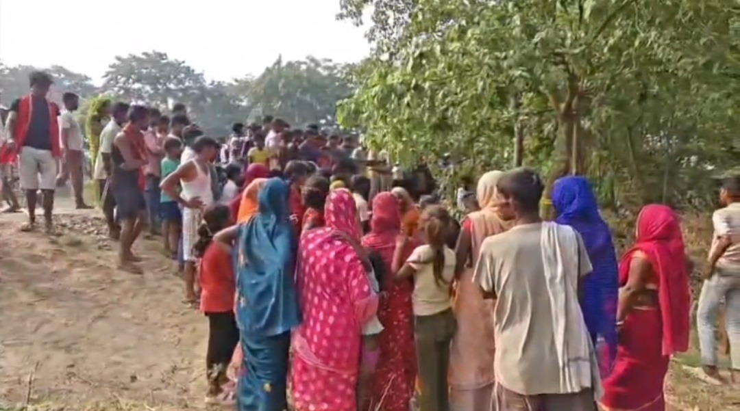कोचिंग से लौटते ही तीन छात्राओं की तबीयत बिगड़ी, दो की मौत; तीसरी गंभीर