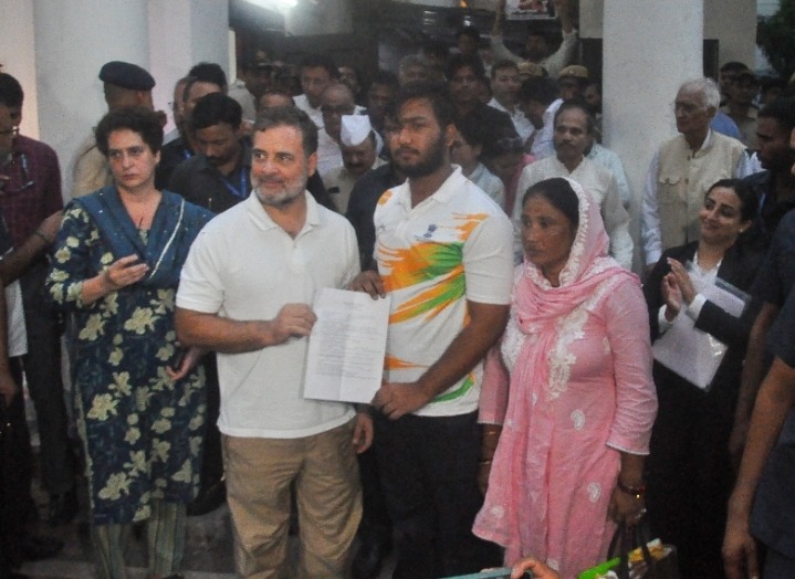 राहुल गांधी की राजनीति में ‘सरप्राइज एलिमेंट’, सड़क से संसद तक सरकार पर दबाव