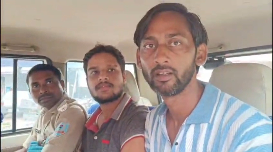 साइबर ठग की चाल में फंसा दुकानदार, मदद के बदले खाते में आई रकम और ब्लॉक हो गया बैंक अकाउंट