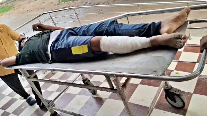 बिहटा में अवैध बालू खनन पर छापेमारी के दौरान मुठभेड़, अपराधी के पैर में लगी गोली, SI समेत थाना प्रभारी घायल