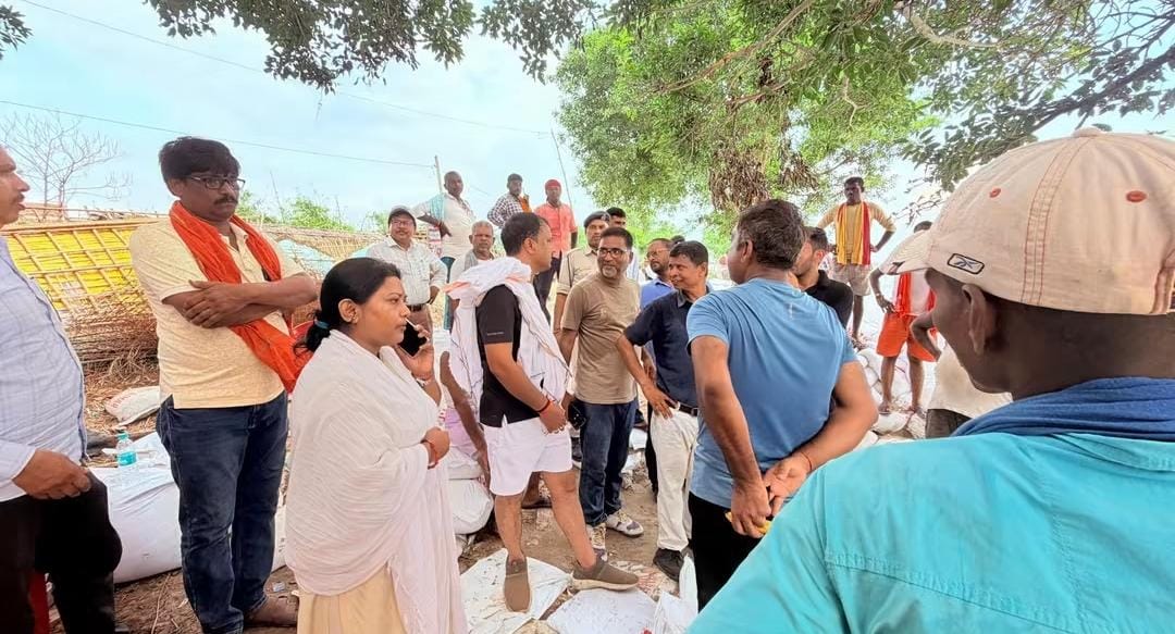 राघोपुर में तटबंध कटाव से हाहाकार, अर्पणा कुमारी ने उठाए सवाल; बोलीं—अब प्रार्थना नहीं, जवाबदेही और स्थायी समाधान चाहिए