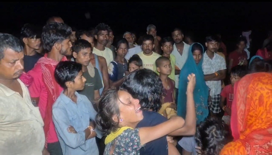 सहरसा में तिलावे नदी में नाव पलटी, महिला और 12 साल की बच्ची की मौत