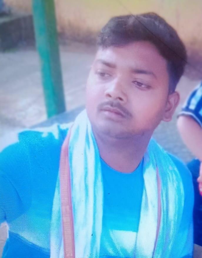 तीन-चार महीने से बिजली संकट से परेशान हल्दीबाड़ा के लोग, अलीगंज बिजली कार्यालय का किया घेराव