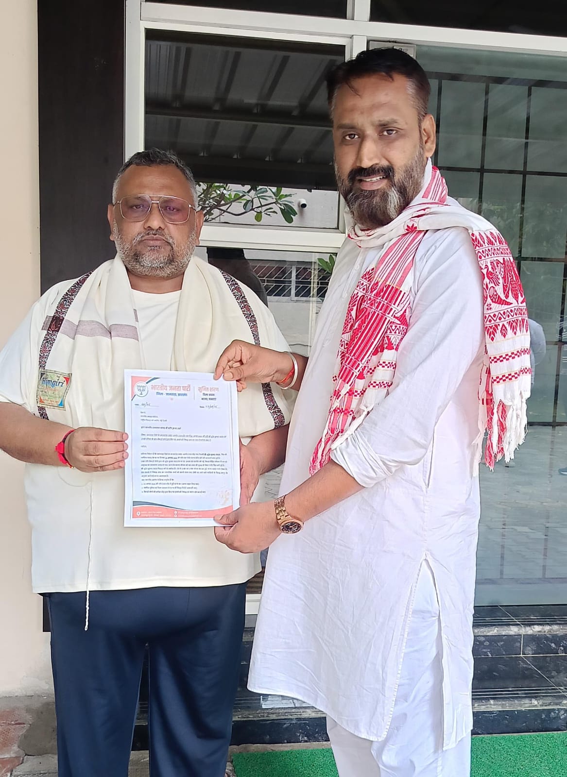 थंडरडीह हमला मामला: NCBC से जांच की मांग, भाजपा जिलाध्यक्ष ने सांसद को सौंपा ज्ञापन
