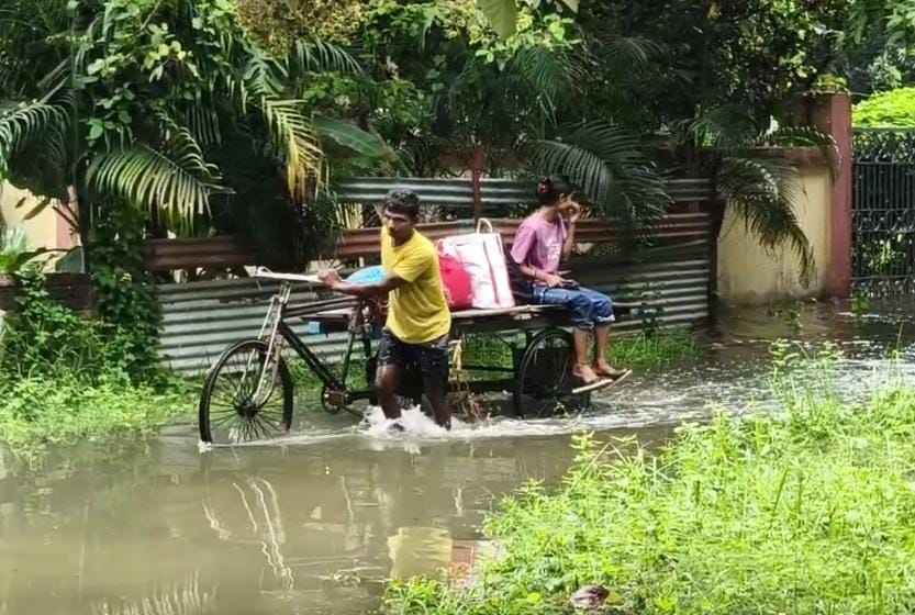 बाढ़ की चपेट में टीएमबीयू का गर्ल्स हॉस्टल, छात्राओं को हॉस्टल खाली करने का आदेश