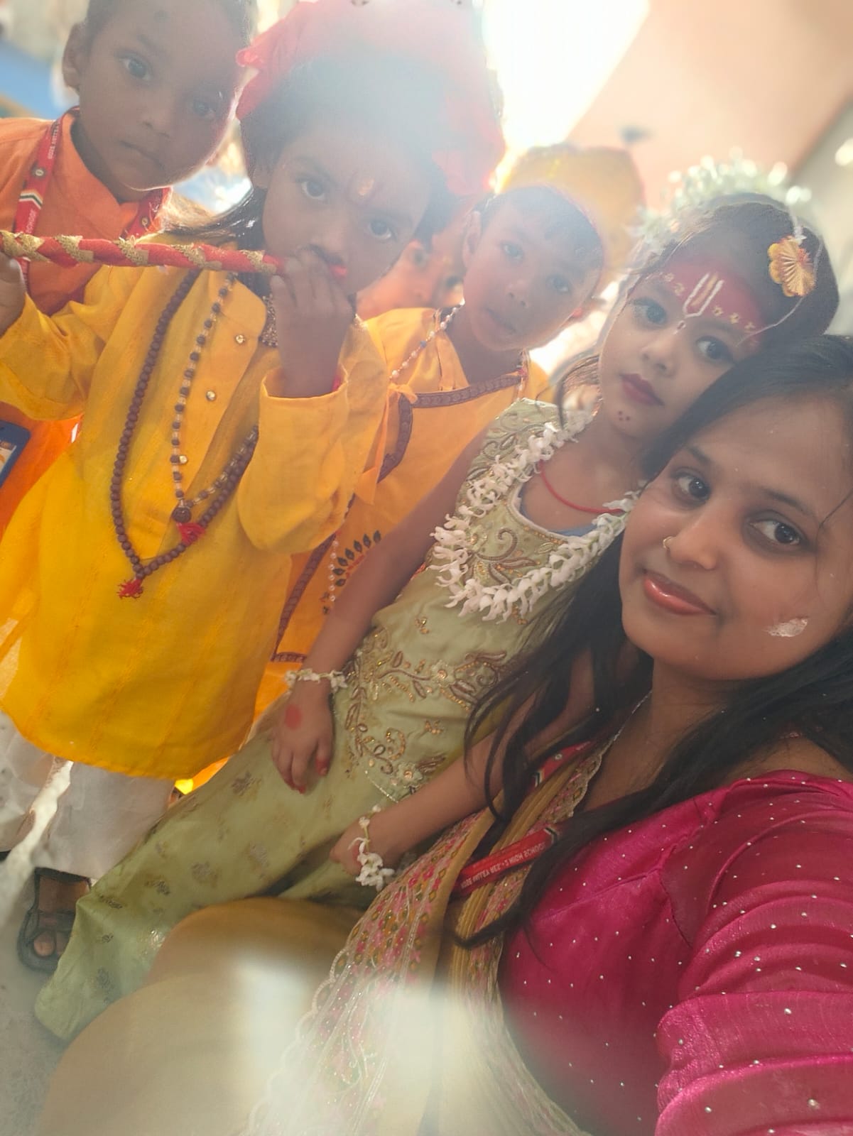 नावा बाजार के रोज़ वैली पब्लिक स्कूल में धूमधाम से मनाई गई जन्माष्टमी, कृष्ण-राधा की वेशभूषा में बच्चों ने मोहा मन