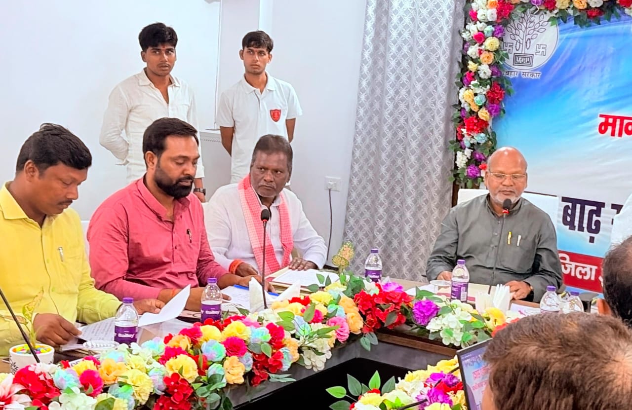 भागलपुर में बाढ़ की स्थिति को लेकर समीक्षा बैठक, राहत-बचाव कार्य तेज करने पर जोर