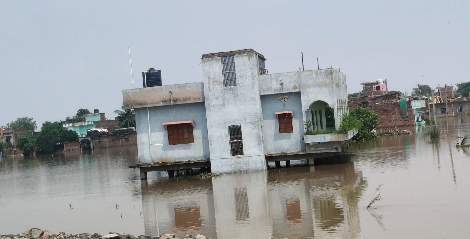 गंगा के बढ़ते जलस्तर से भागलपुर में बाढ़ का संकट गहराया, NH-80 के दोनों ओर दूर-दूर तक पानी; दर्जनों गांव प्रभावित