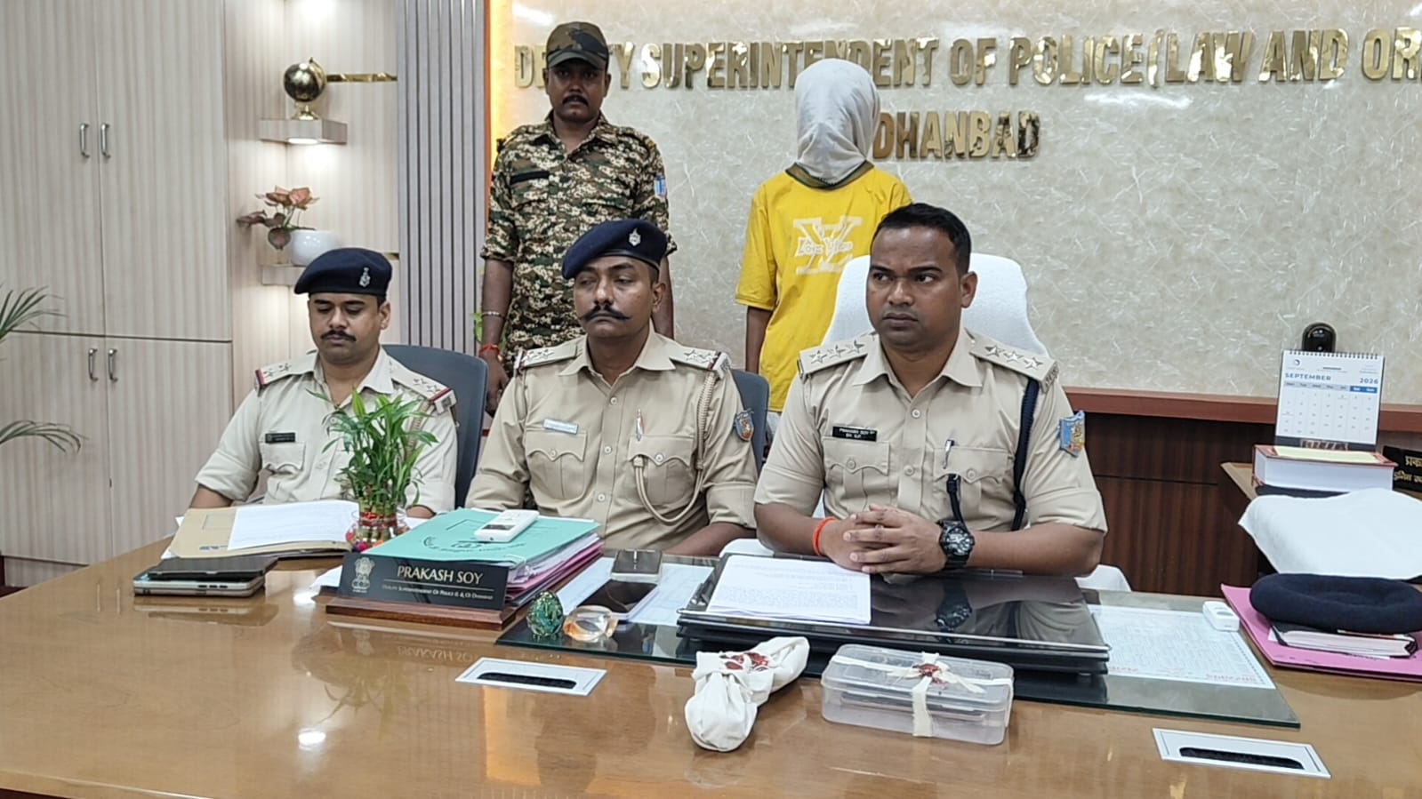 धनबाद में वकील की हत्या की साजिश का खुलासा, हथियार के साथ आरोपी गिरफ्तार; जेल में रची गई थी योजना