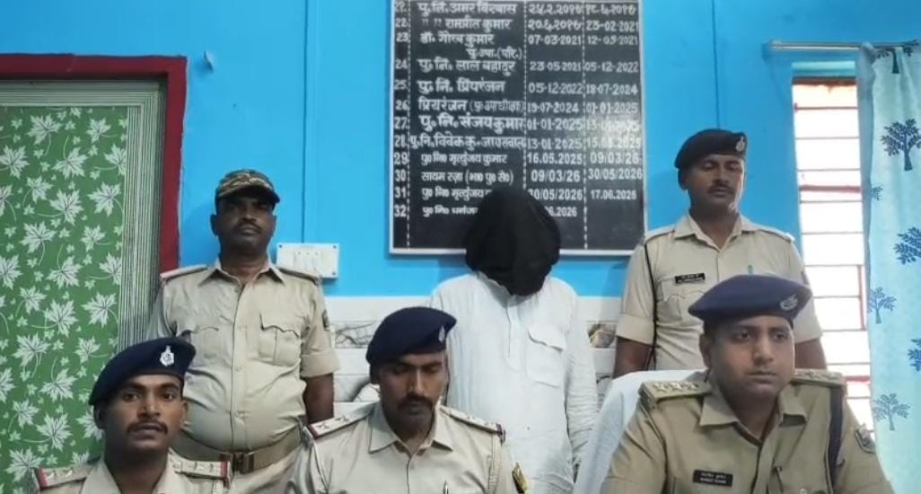 सुल्तानगंज में पुलिस की बड़ी कार्रवाई, दो देसी कट्टा और 36 जिंदा कारतूस के साथ युवक गिरफ्तार