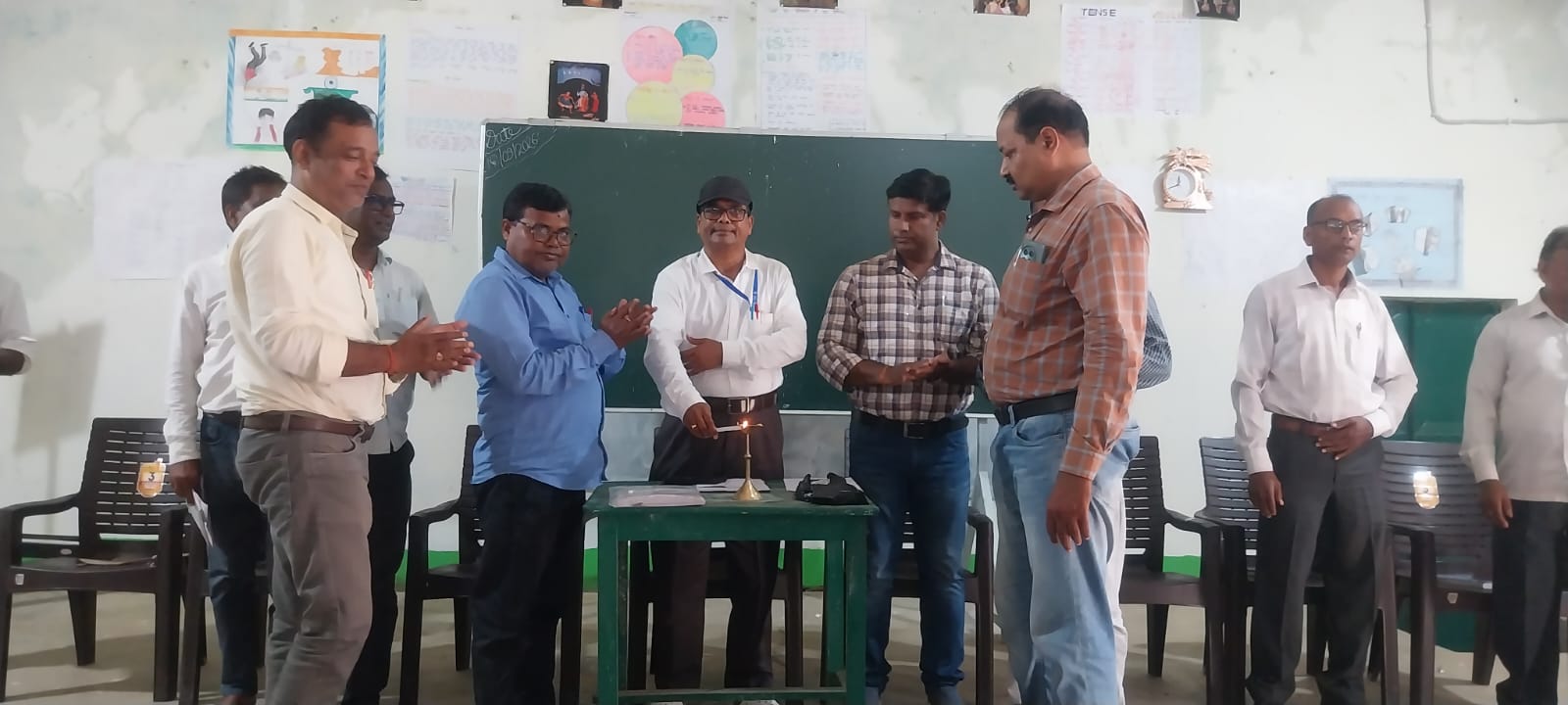 नाला में मासिक गुरु गोष्ठी आयोजित, विद्यालयों में शिक्षा व्यवस्था की हुई समीक्षा