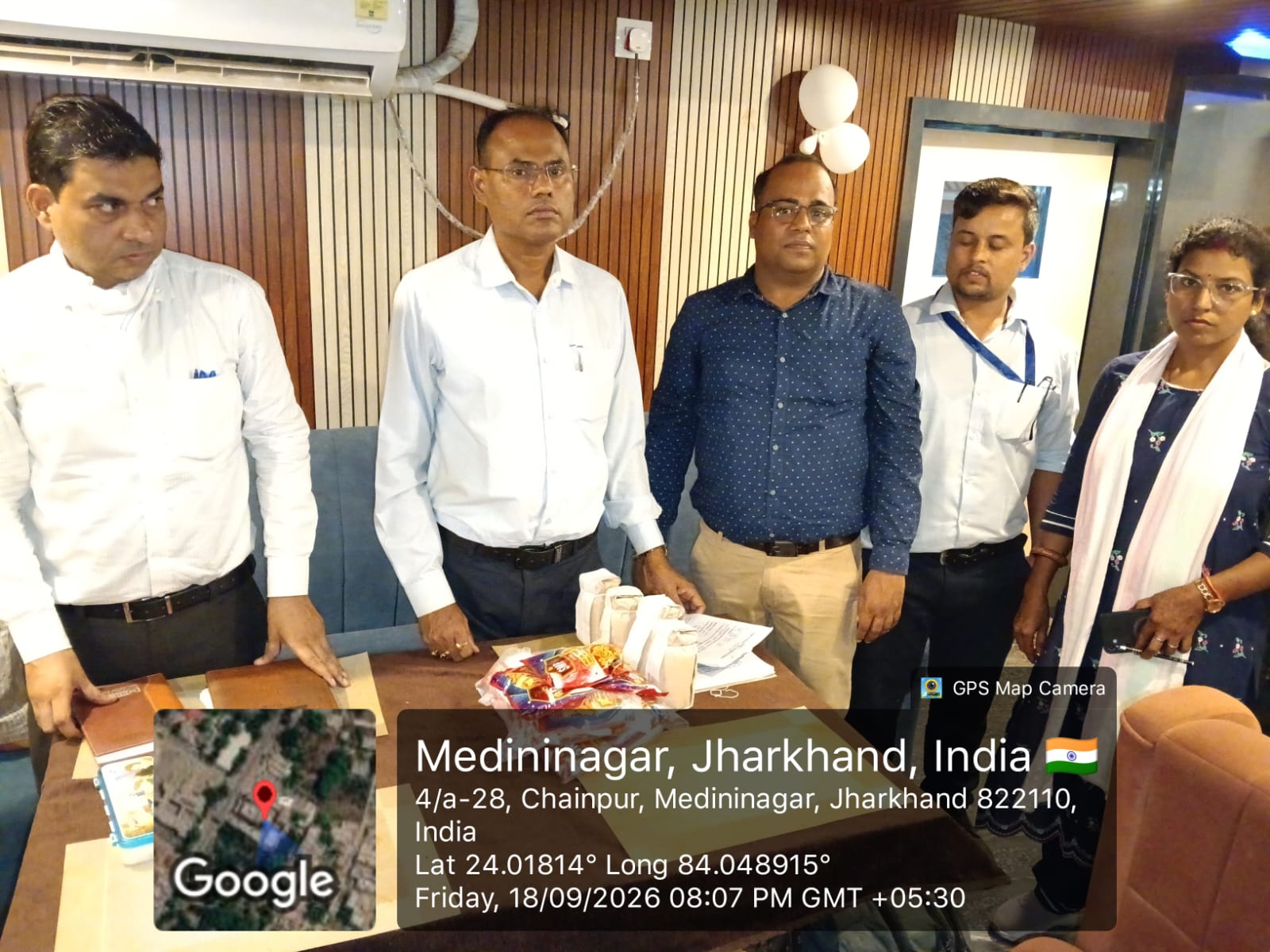 चैनपुर के पिंटू होटल पर खाद्य सुरक्षा टीम की कार्रवाई, किचन से घरेलू गैस के 5 सिलेंडर जब्त
